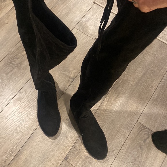 Knee High Suede Boots Size 9 worn once - Picture 2 of 3